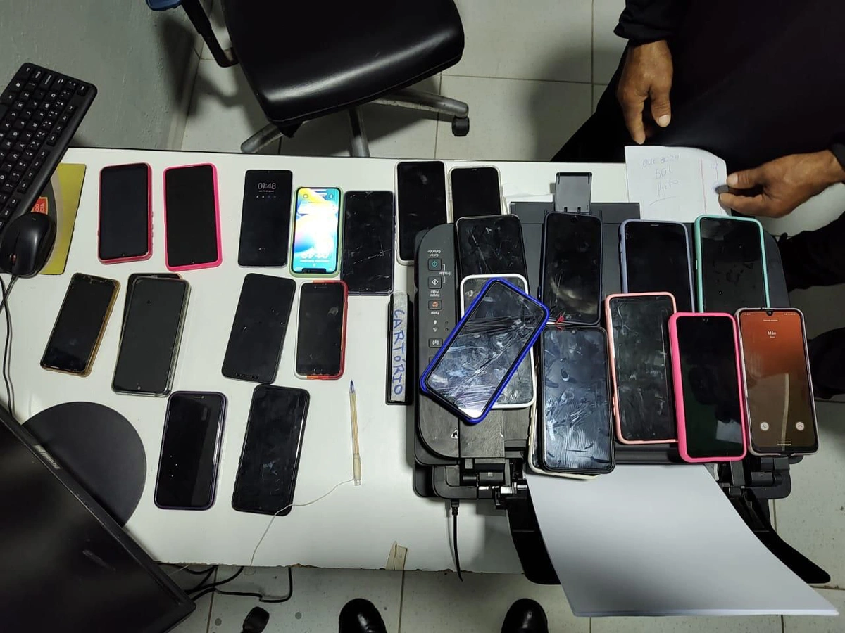 Delegacia de Água Branca irá devolver os 28 celulares apreendidos