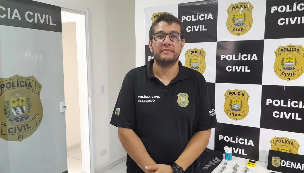 Delegado da Polícia Civil, Jarbas Lima, falou com a imprensa sobre a operação