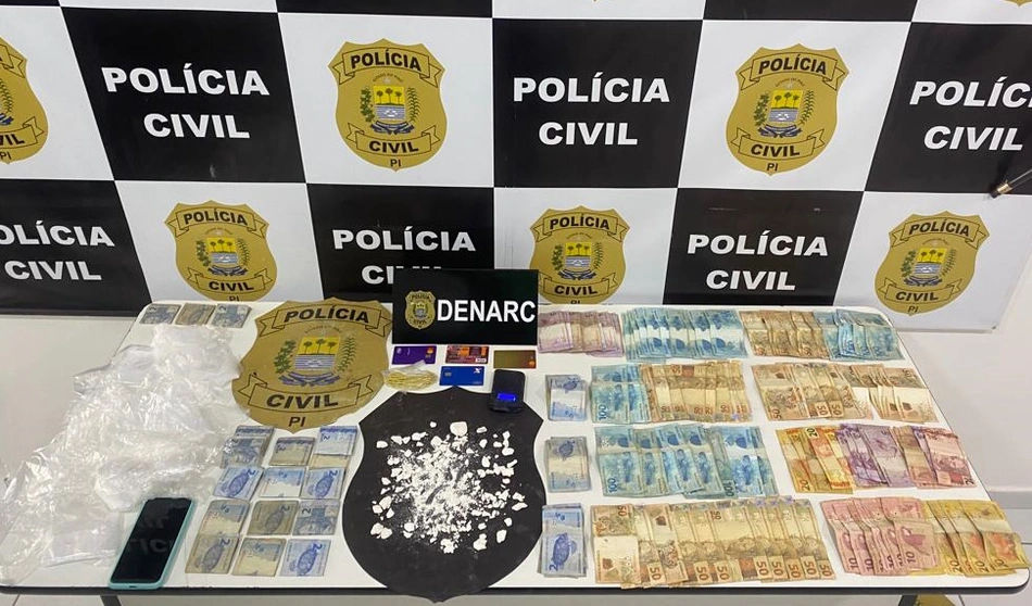 Denarc apreendeu cocaína e mais de R$ 5 mil em espécie