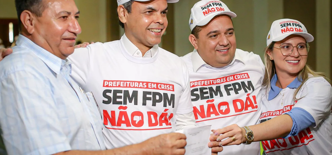 Deputado Gil Carlos ao lado de Toninho de Caridade