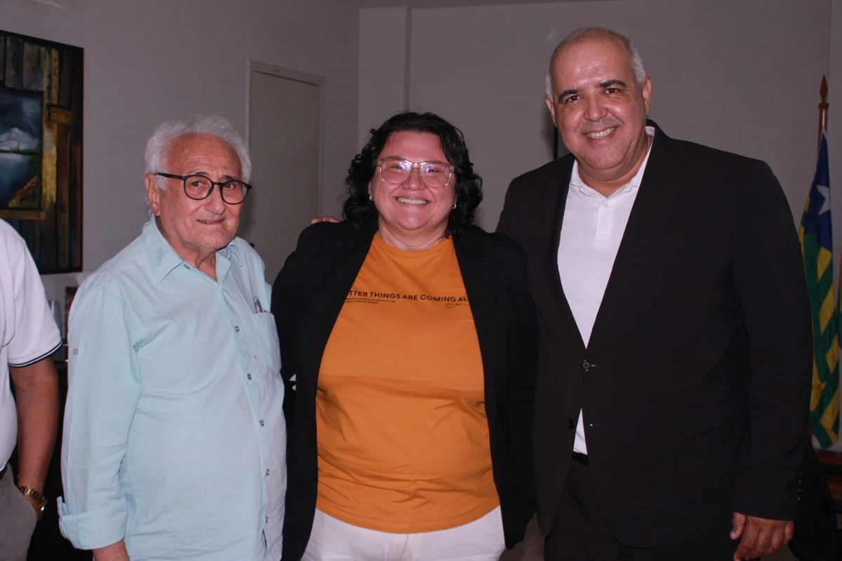 Dr. Magno Pires, presidente do IAEPI; Jôve Oliveira, prefeita de Piripiri e Marcus Andrey, CEO do ICNT