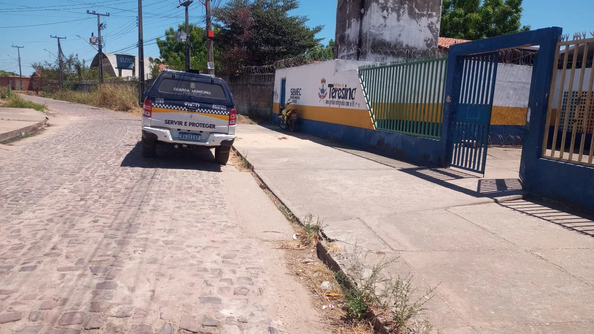 Escola Municipal Clidenor Freitas
