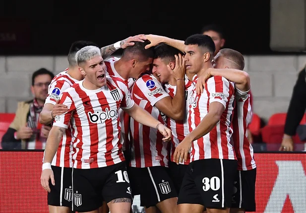 Estudiantes vence Goiás em jogo de ida das oitavas de final da Sul-Americana