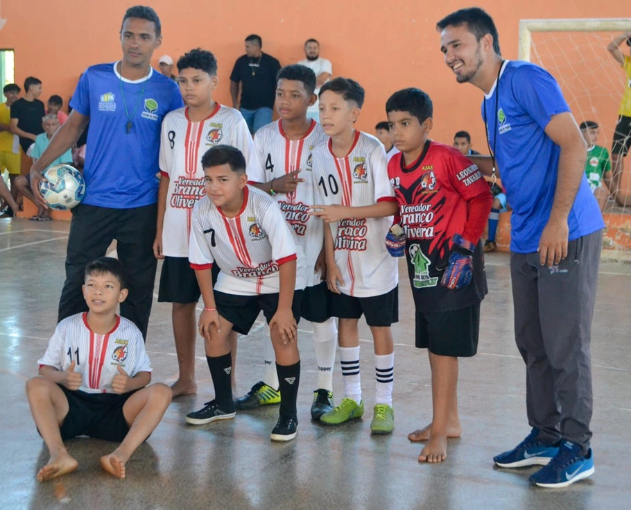 Evento em alusão ao dia o estudante é realizado em Jatobá do Piauí