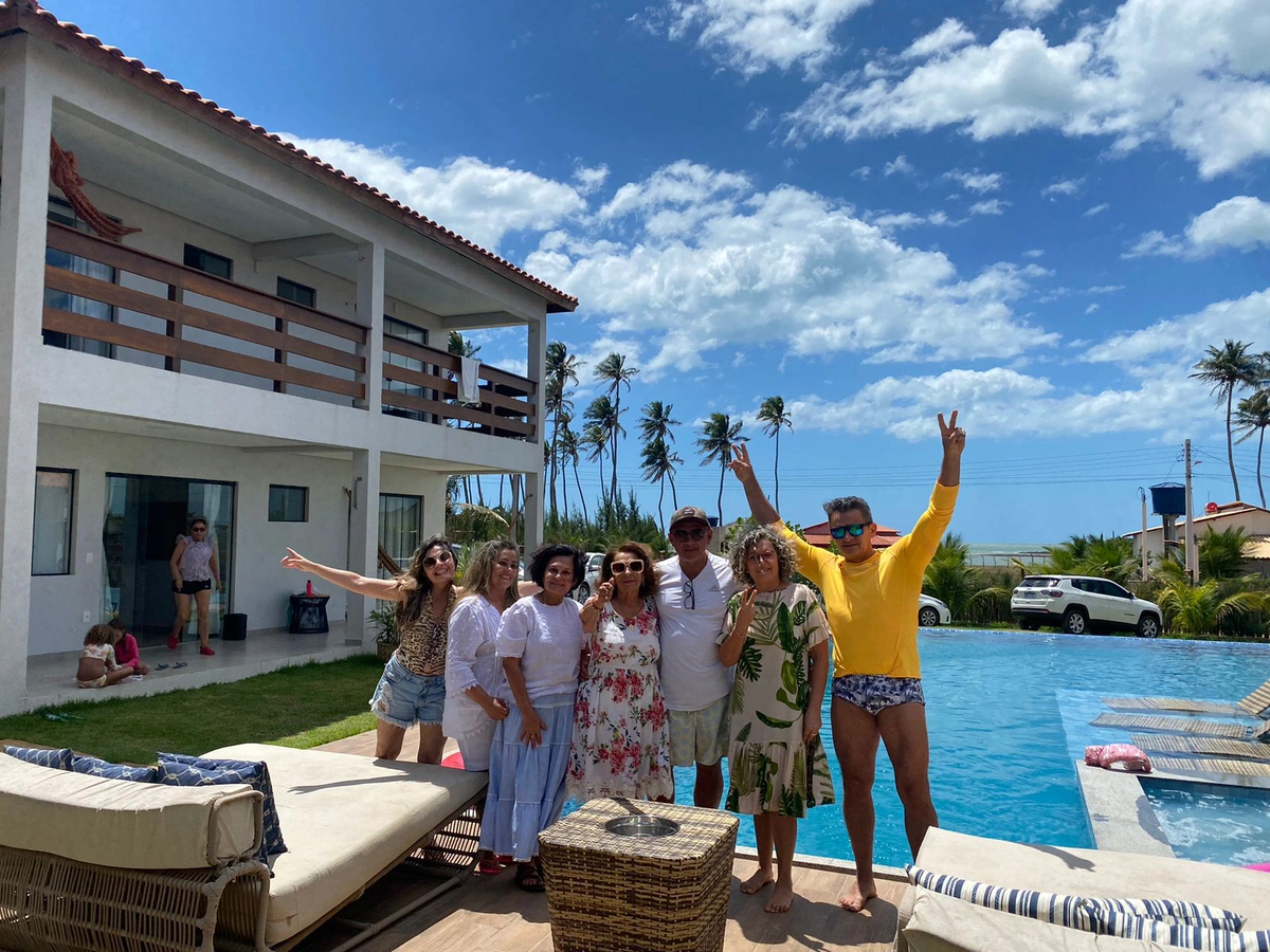 Família reunida ao lado da matriarca