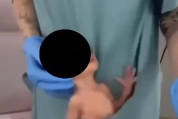 Fisioterapeuta que foi filmada dançando com bebê é afastada de Hospital