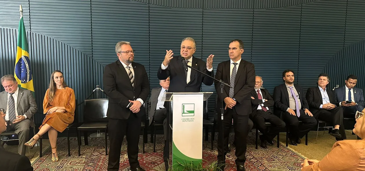 Florentino assume presidência da Frente Parlamentar em Defesa das ZPEs