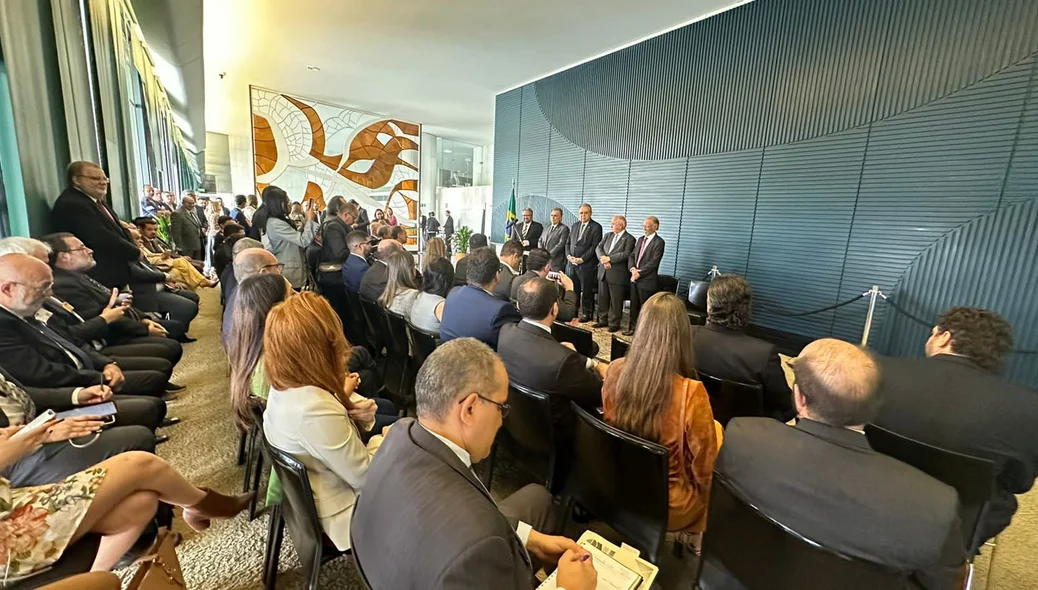 Florentino assume presidência da Frente Parlamentar em Defesa das ZPEs