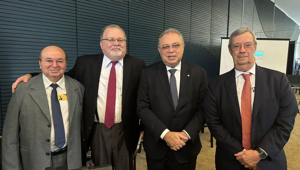 Florentino assume presidência da Frente Parlamentar em Defesa das ZPEs