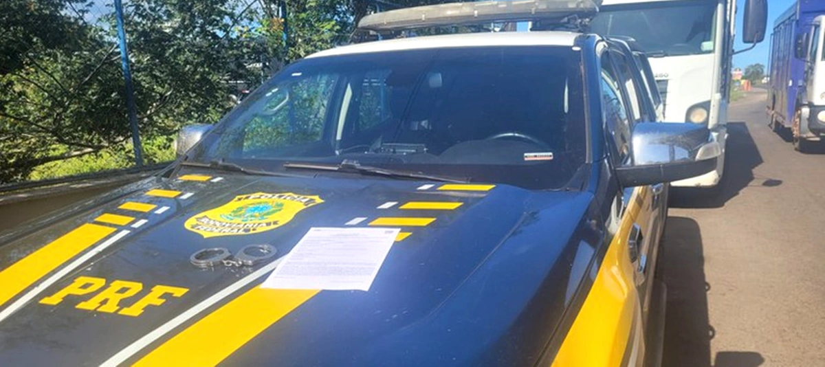 Foragidos da justiça por furto e roubo são presos pela PRF em Teresina