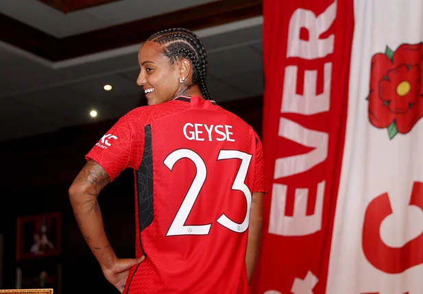 Geyse é anunciada pelo Manchester United