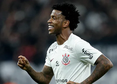 Gil marcou o gol da vitória do Corinthians