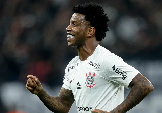Gil marcou o gol da vitória do Corinthians