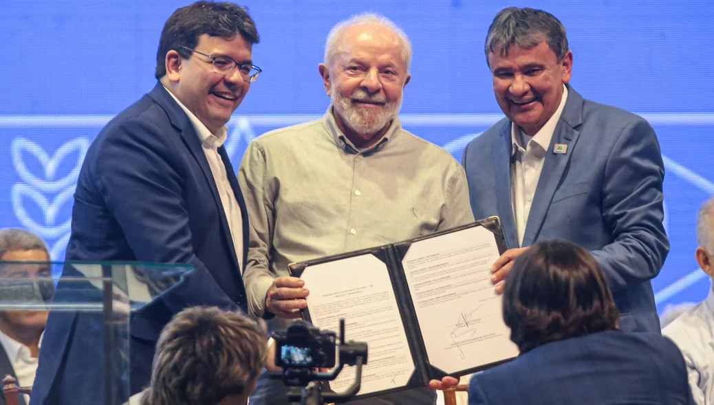 Governador do Piauí em momento com presidente Lula e ministro Wellington Dias
