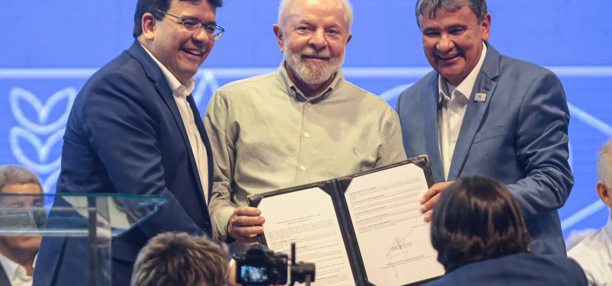 Governador do Piauí em momento com presidente Lula e ministro Wellington Dias