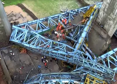 Guindaste desaba e mata 17 trabalhadores de uma construção na Índia