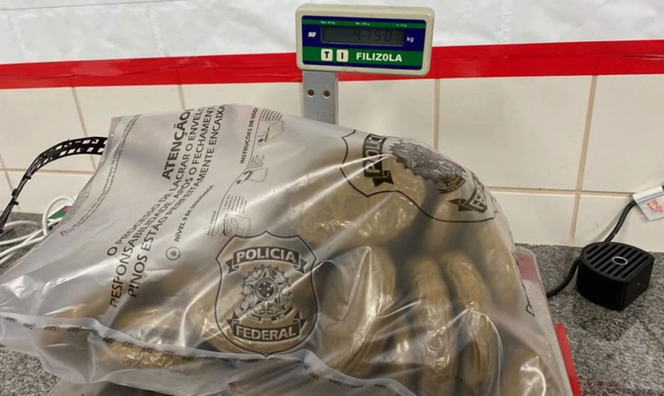 Homem é preso com 4,7 kg de cocaína e vai responder pelo crime de tráfico internacional de drogas