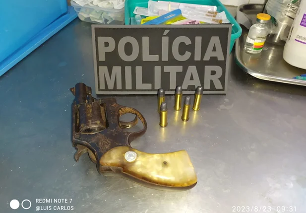 Homem é preso dentro de hospital por porte de arma em Campo Maior