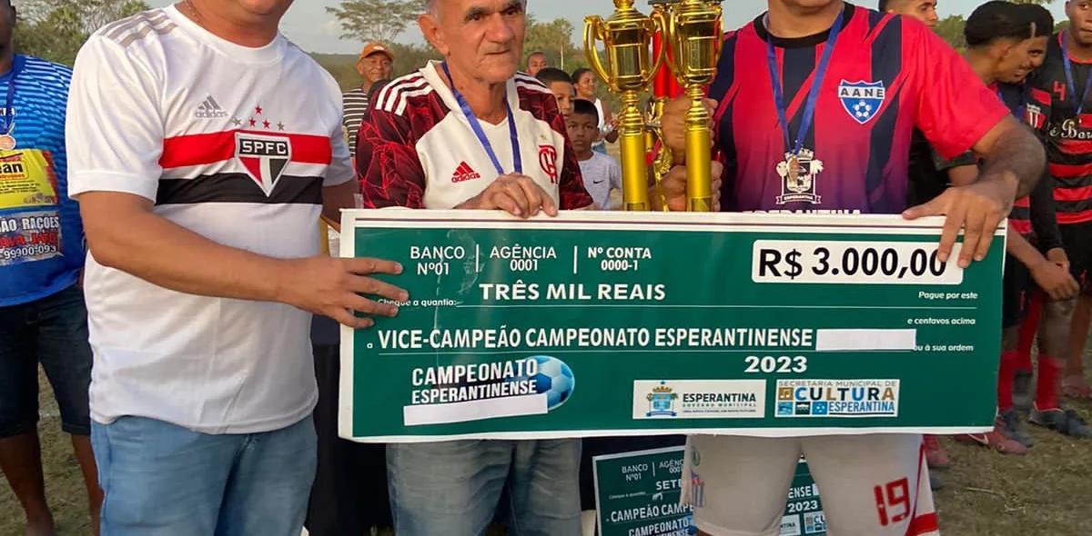 Houve premiação em dinheiro para o time campeão e para o vice