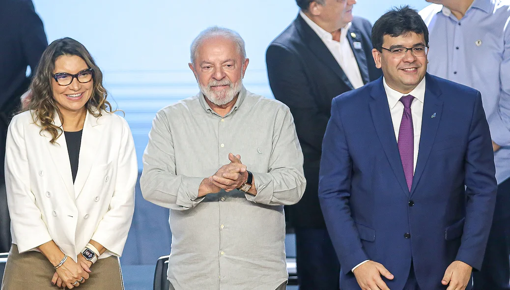 Janja, Lula e Rafael durante o evento