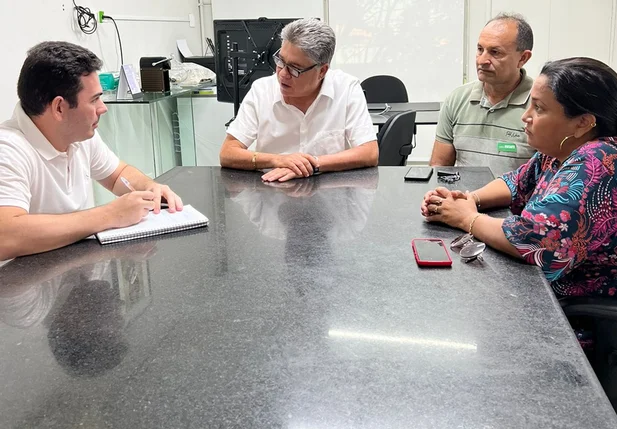João Mádison leva demandas de Boqueirão do Piauí ao presidente do Idepi