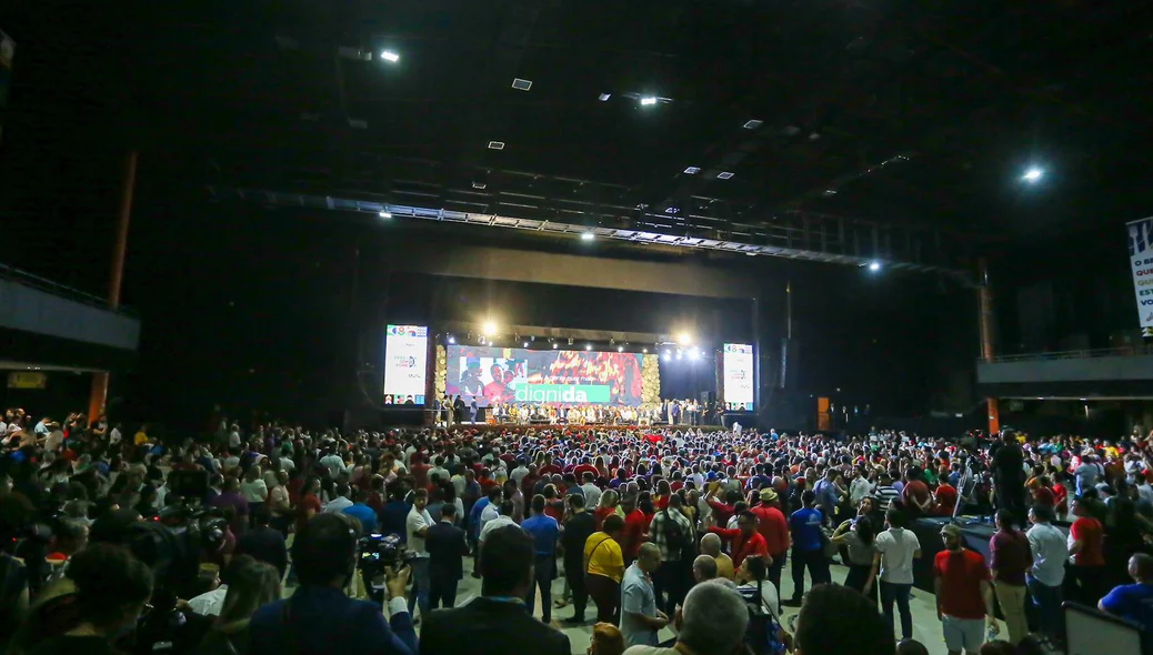 Lançamento do programa Brasil sem Fome reuniu multidão no Theresina Hall