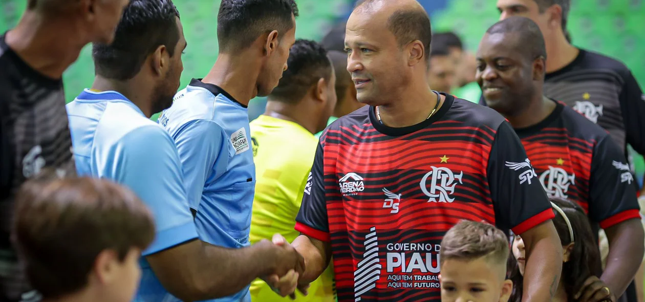 Lendas do Flamengo enfrentaram o Piauí na reabertura do Ginásio Verdão