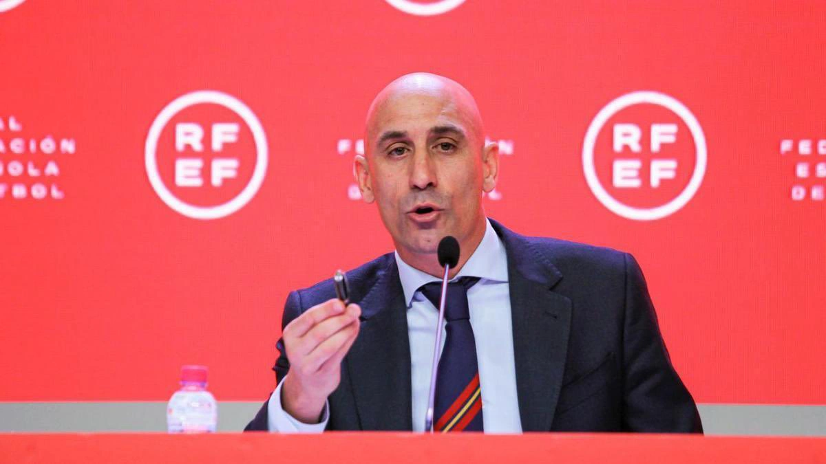Luis Rubiales não vai renunciar cargo de presidente da Federação Espanhola