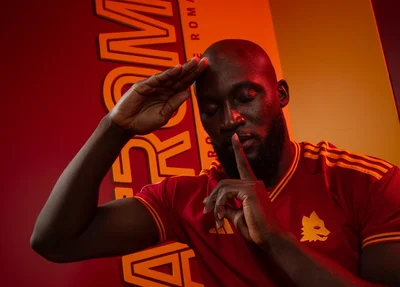 Lukaku é anunciado pela Roma