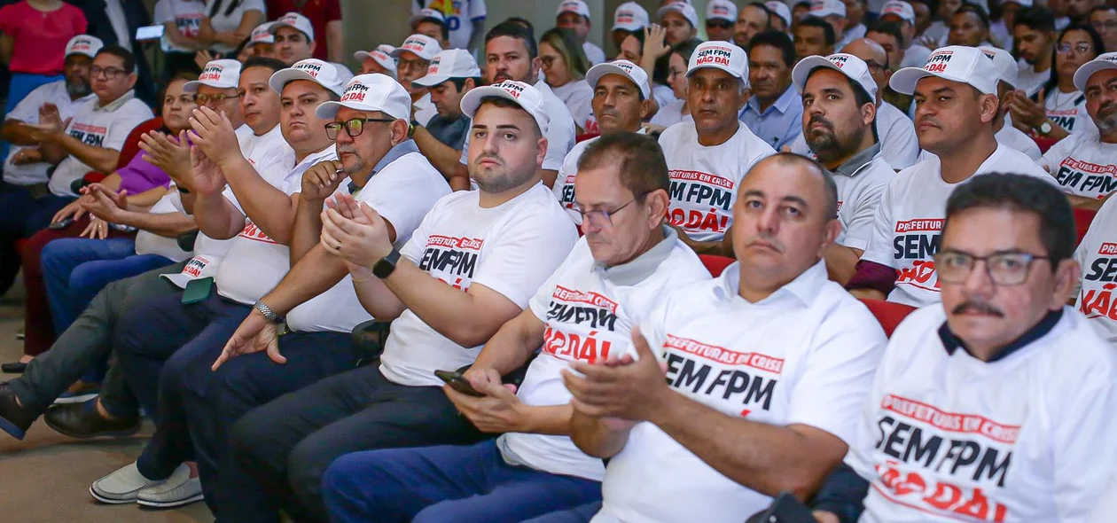 Manifestação reuniu cerca de 200 prefeitos