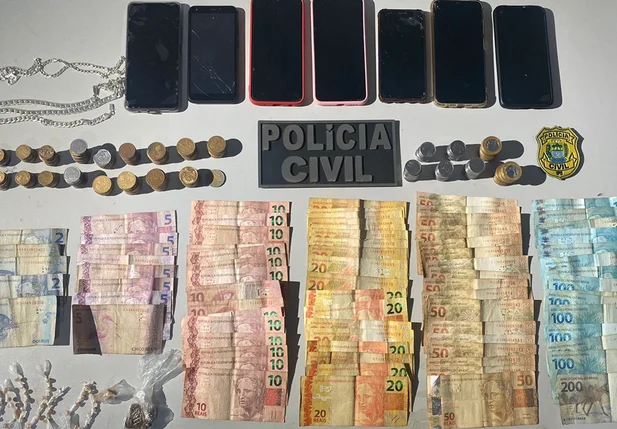 Material apreendido durante a terceira fase da Operação Controle