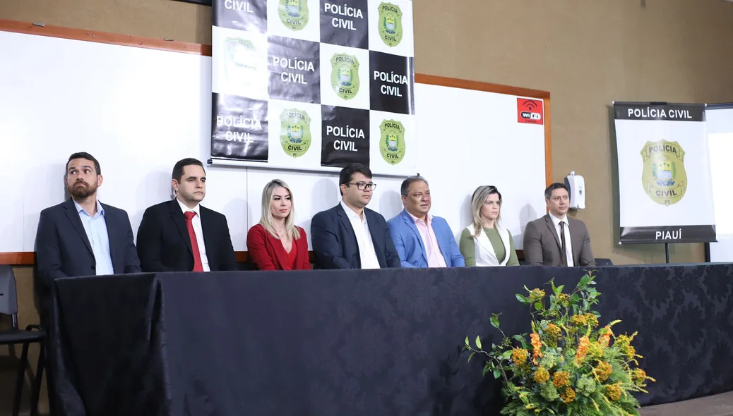 Mesa de honra da solenidade