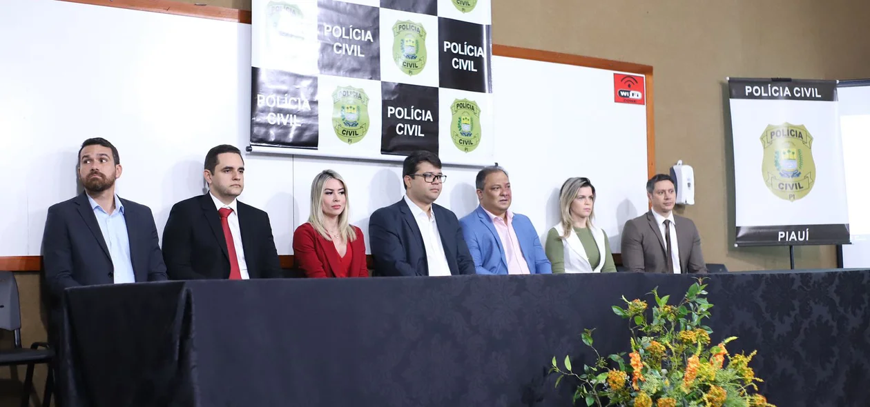 Mesa de honra da solenidade