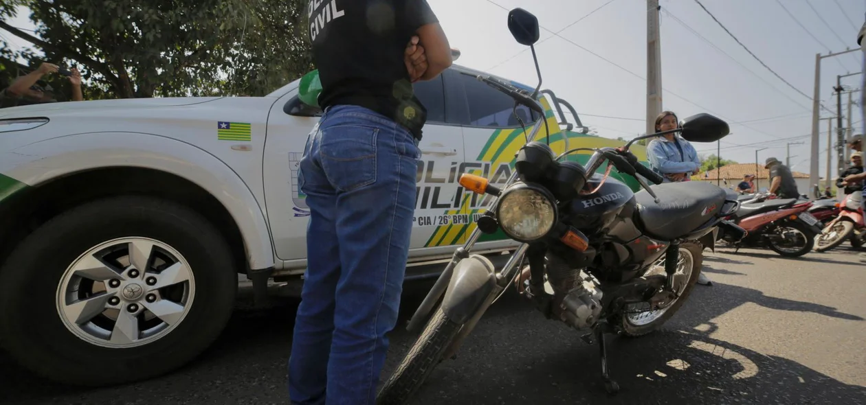 Motocicletas também foram apreendidas durante a operação
