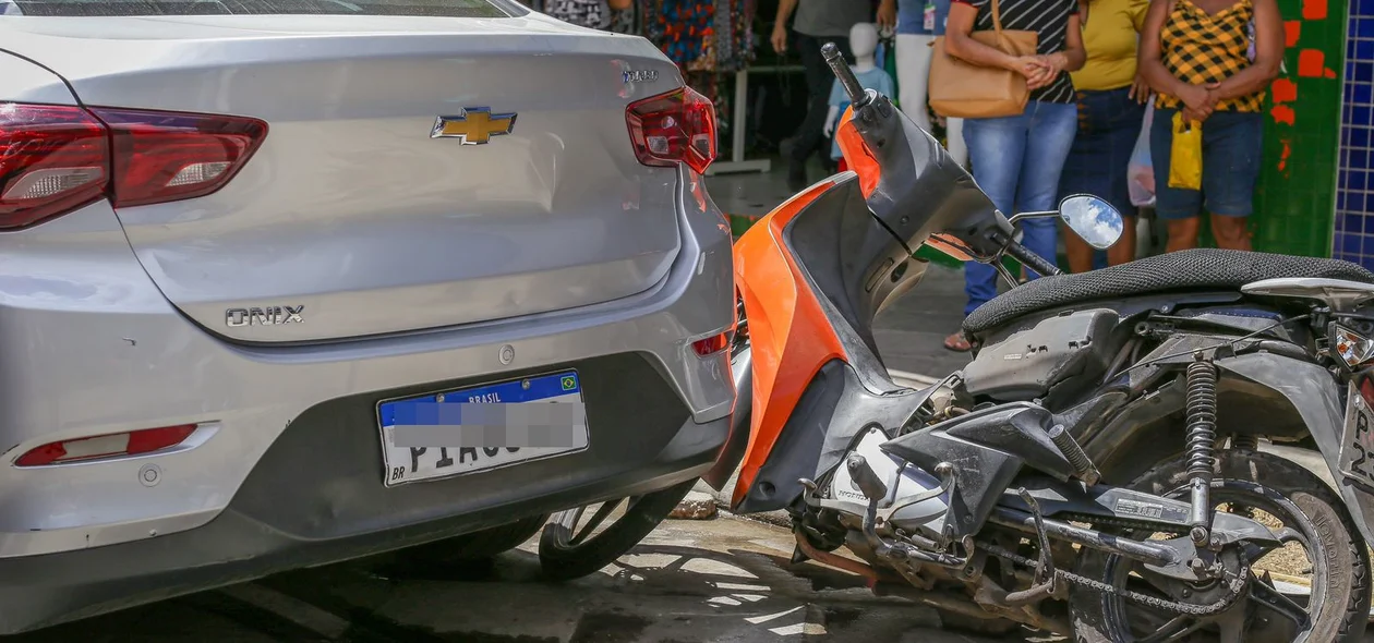 Mulher atropela motociclista em Teresina