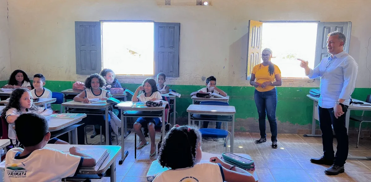 O prefeito de Curimatá conversou com os alunos