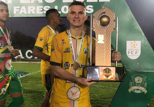 Oeirense anuncia contratação do lateral Ray para o Piauiense Série B