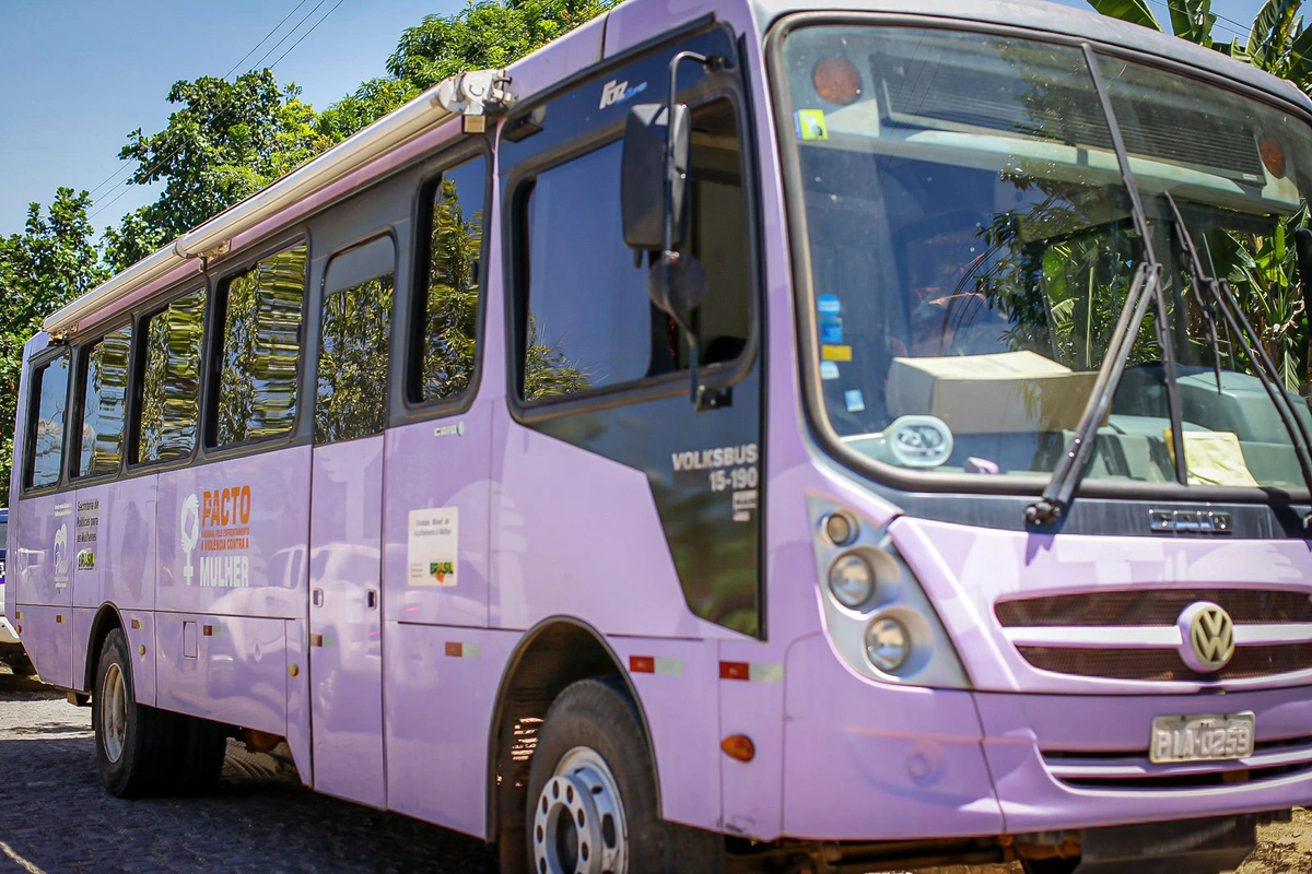 Ônibus Lilás