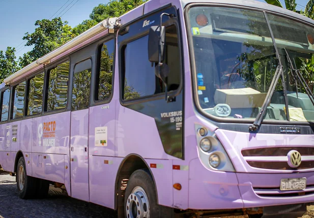 Ônibus Lilás