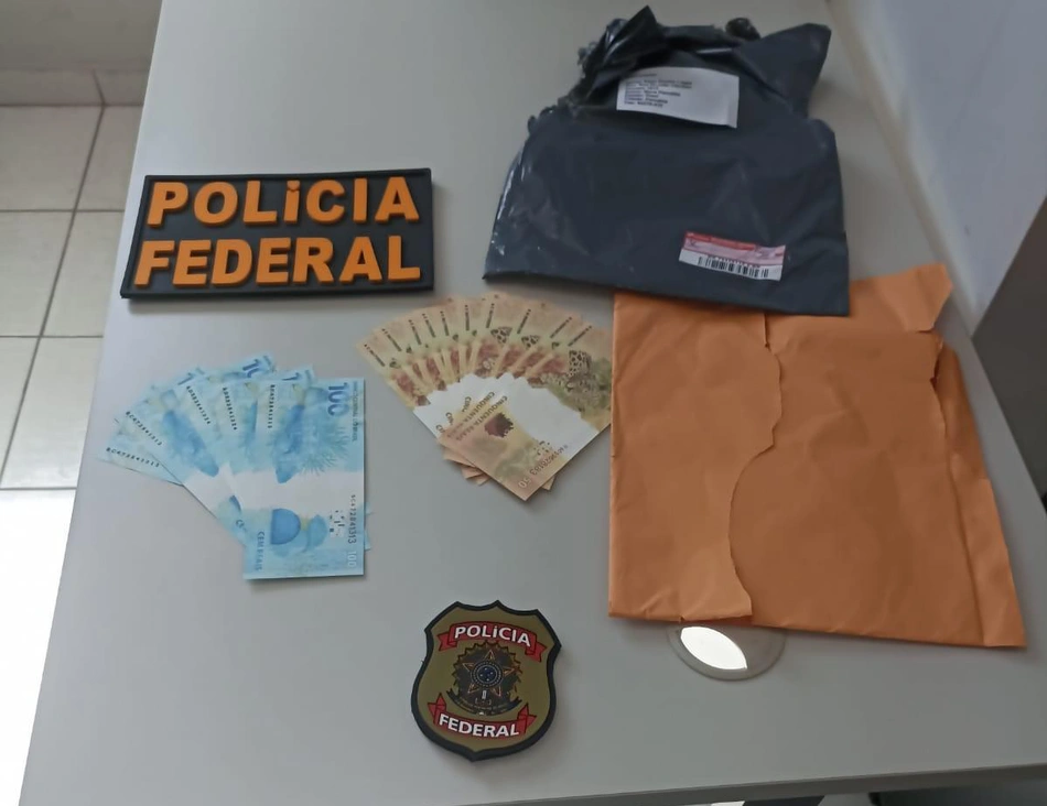 PF prende homem em flagrante com dinheiro falso