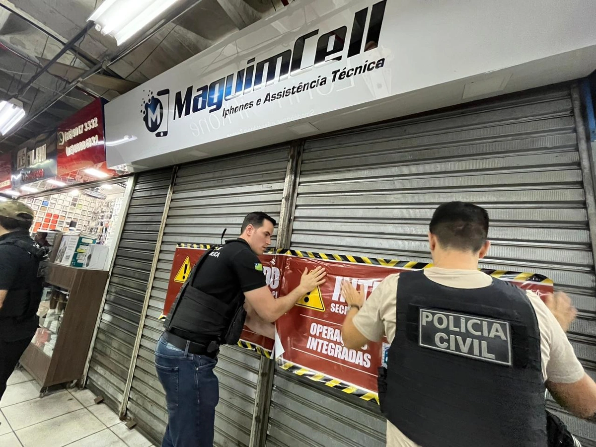 Polícia Civil interdita a loja Maguim do Cell, no Shopping da Cidade, em Teresina