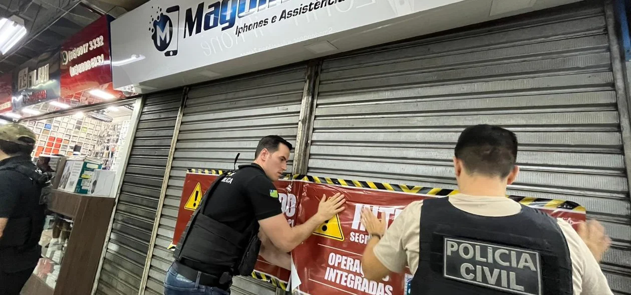 Polícia Civil interdita a loja Maguim do Cell, no Shopping da Cidade, em Teresina