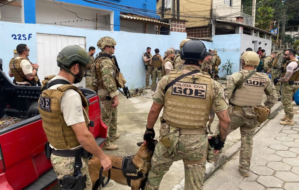 Policia Militar durante a Operação Escudo, na Baixada Santista
