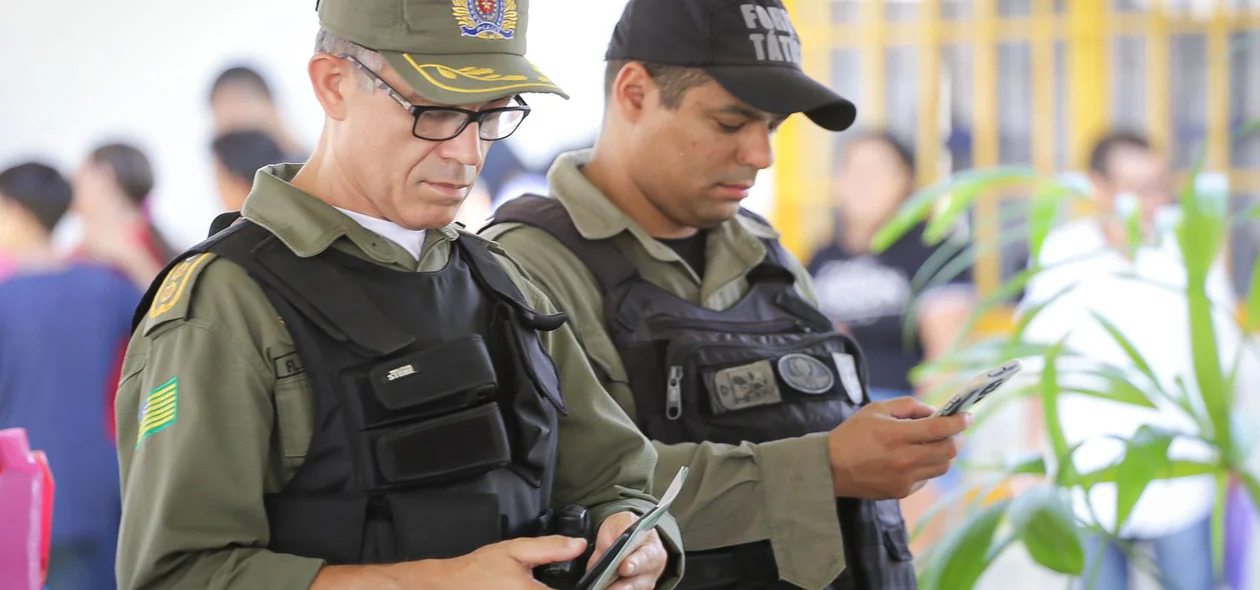 Polícia Militar fazendo a segurança do evento