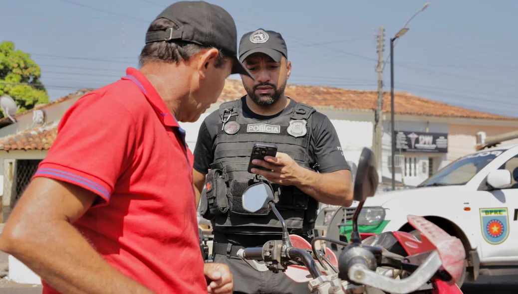 Policiais deram cumprimento a dois mandados de prisão em aberto