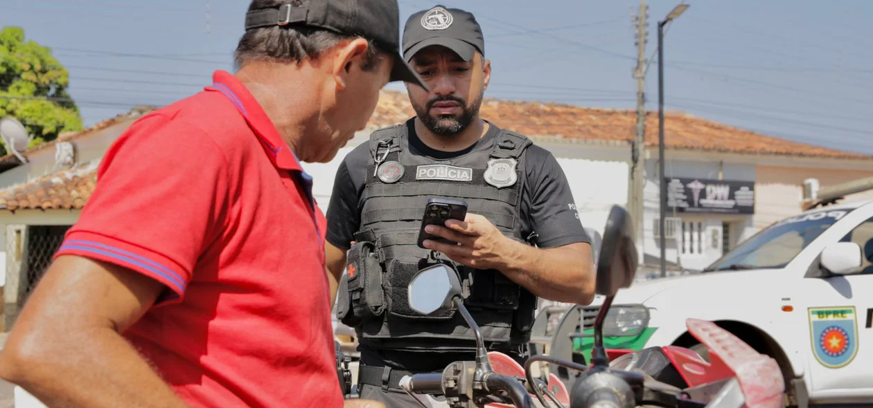 Policiais deram cumprimento a dois mandados de prisão em aberto