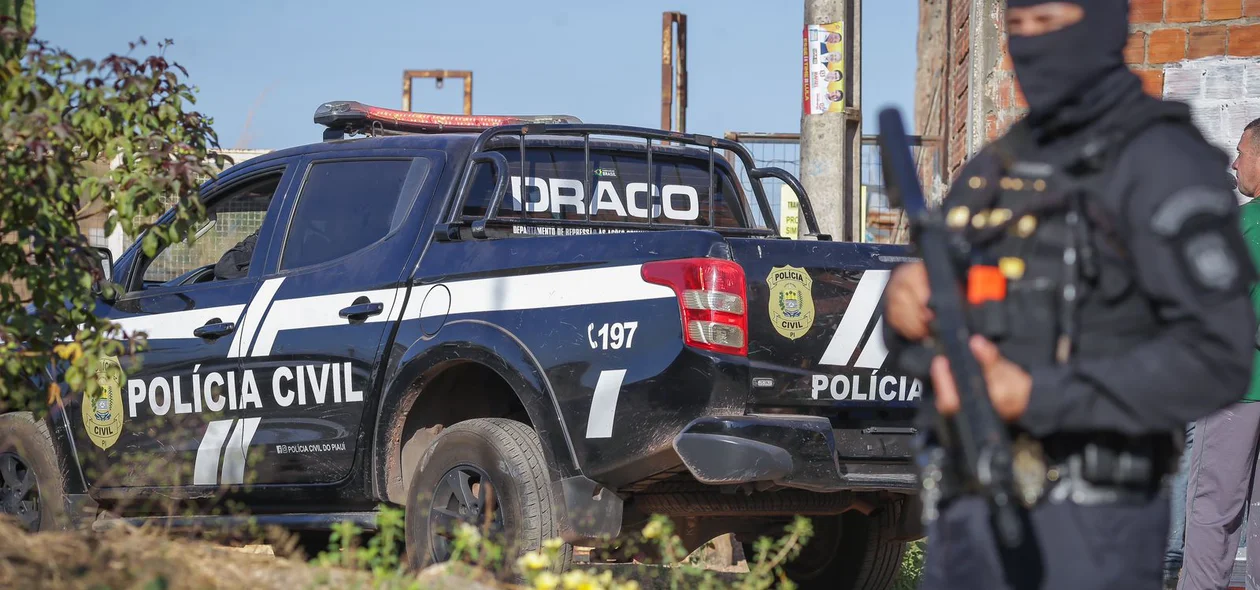 Policiais do DRACO em ação na Dagmar Mazza
