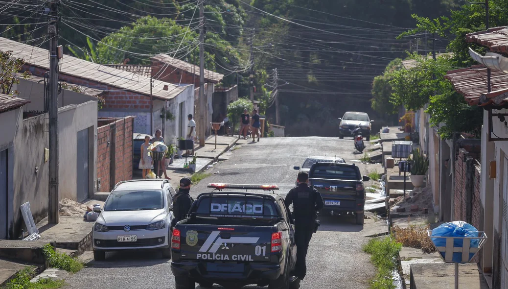 Policiais do DRACO na Vila Dagmar Mazza