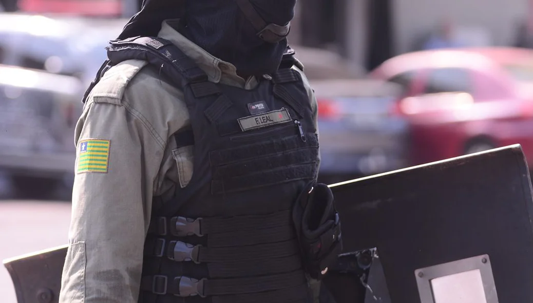 Policial militar recém-formado para a tropa de choque do Piauí