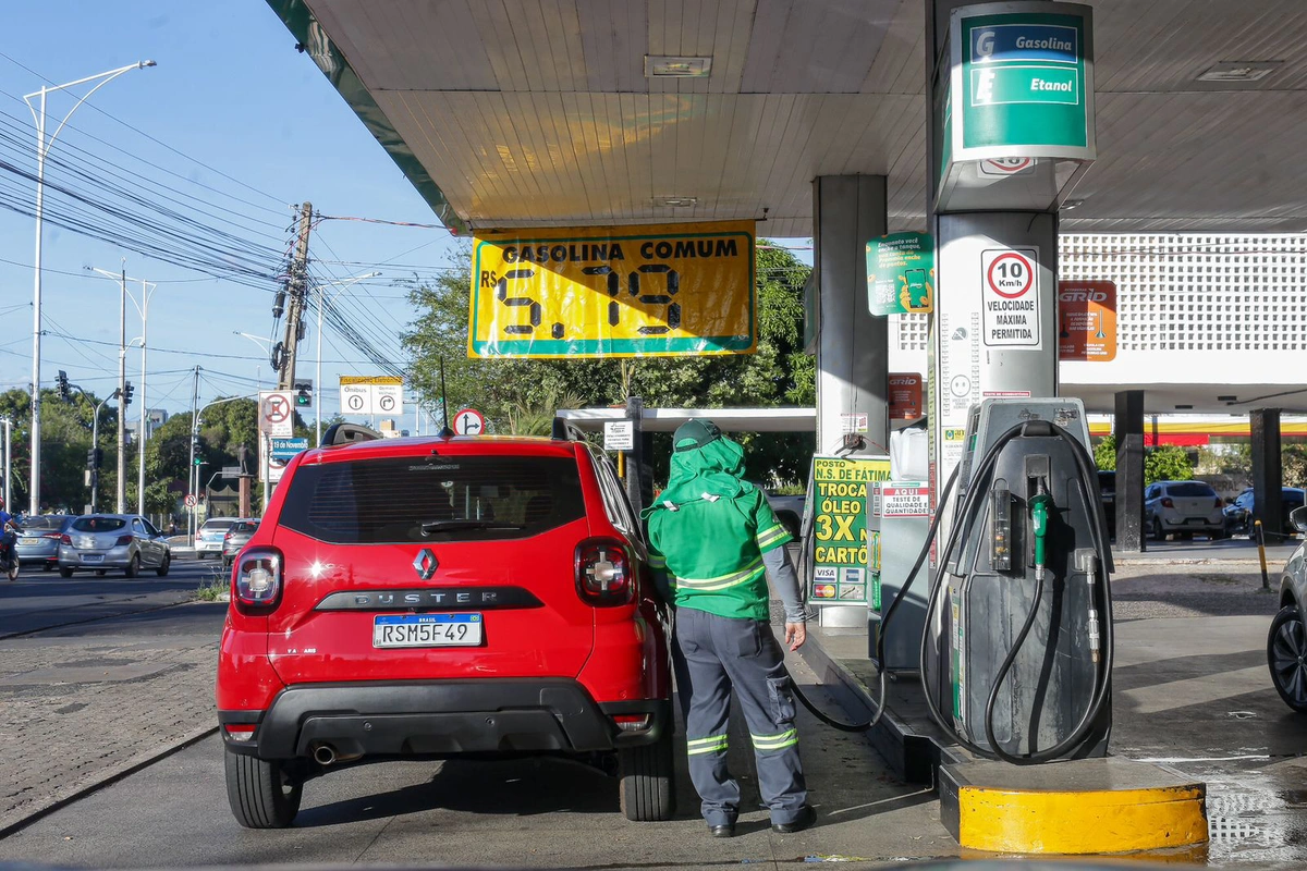 Posto de combustíveis próximo ao DER